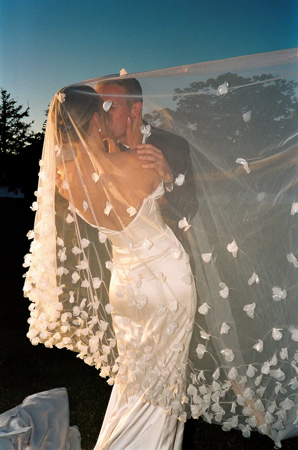 Lei Lei Clavey, wedding photographers in Melbourne, Australia — portfolio photo 12