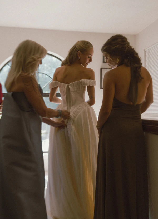 Influencer Jade Mitchell-Clyde's Chic Black-Tie Wedding in California's Gold Country