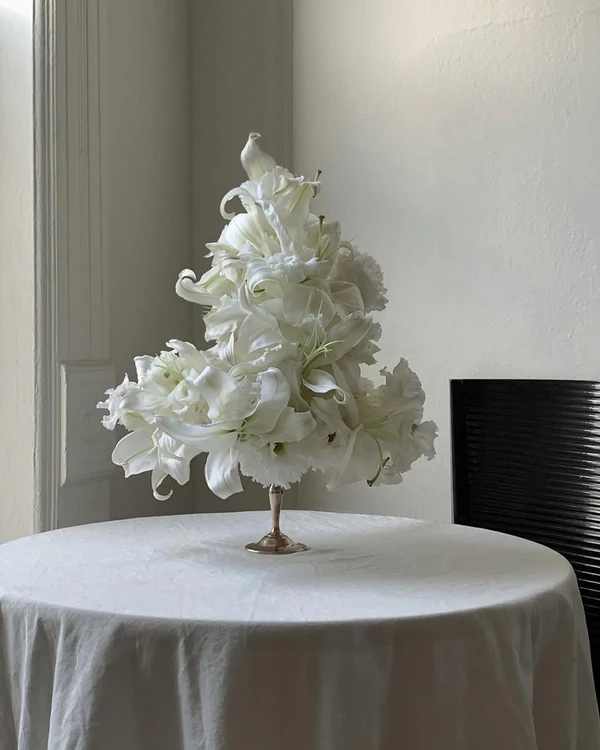 30 Vintage-Inspired Floral Arrangements That Make Nostalgia Feel New