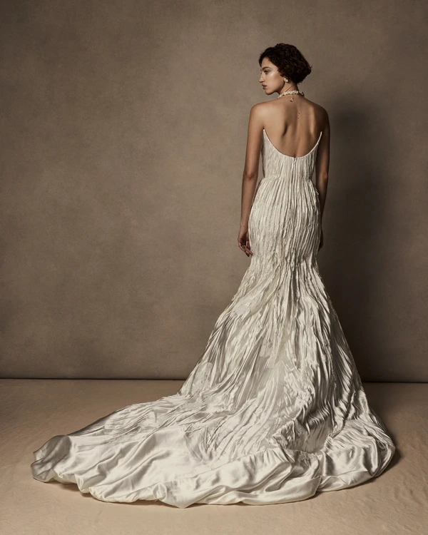 11 Corseted Wedding Dresses