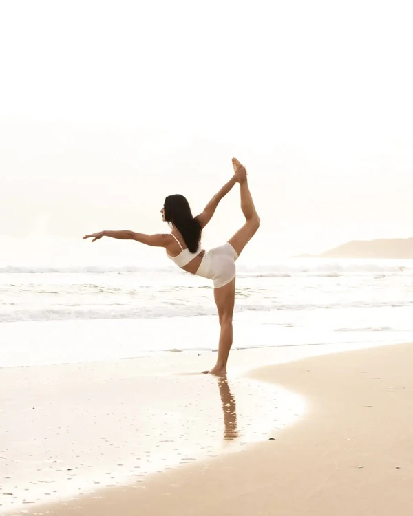 10 Fitness Influencers to Follow for Pre-Wedding At-Home Workouts
