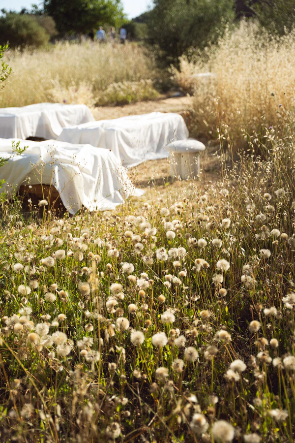 An Effortlessly Chic Garden Wedding in Mallorca with Vintage Details & Mountain Views