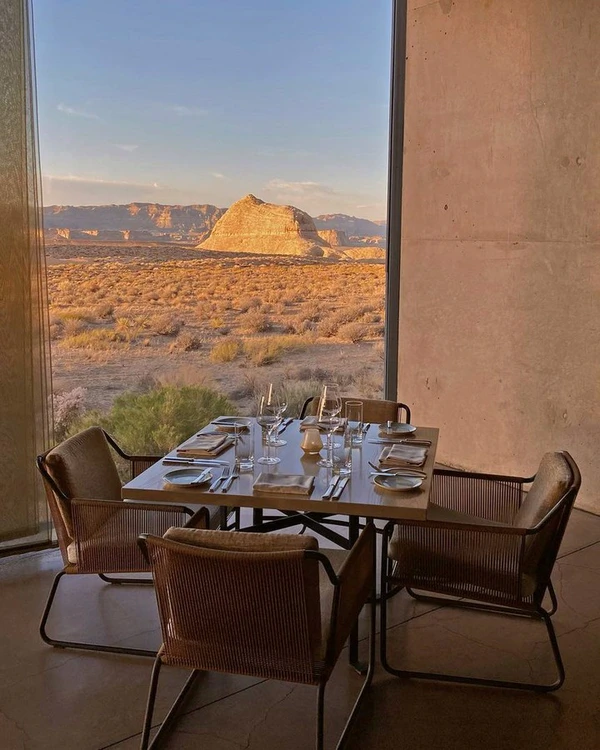 7 Extraordinary Honeymoon Hotels Around the World