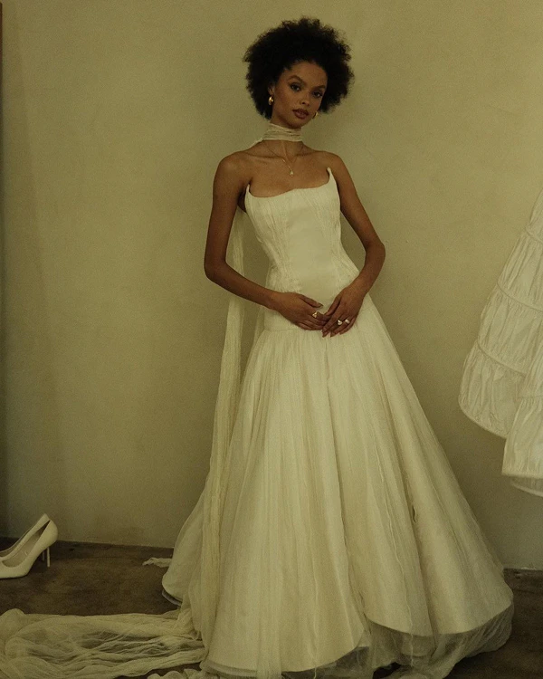 40 Chic Veil Alternatives: Trendy Bridal Accessories for a Modern Look