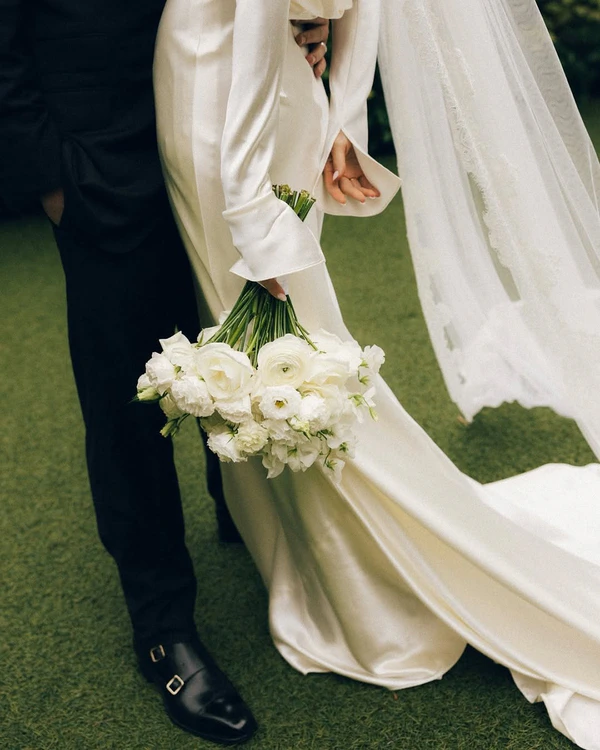 9 Stylish Bouquet Trends We're Loving for Brides Right Now