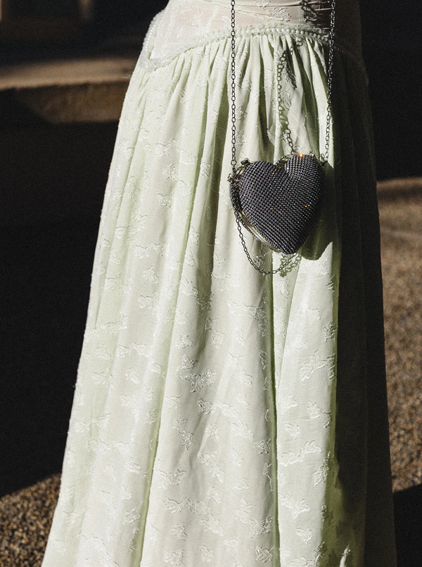 A Dreamlike Siren-Inspired Wedding With Oceanic Details in California