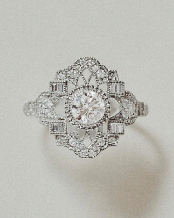 50 Iconic Vintage Engagement Ring Styles & Cuts