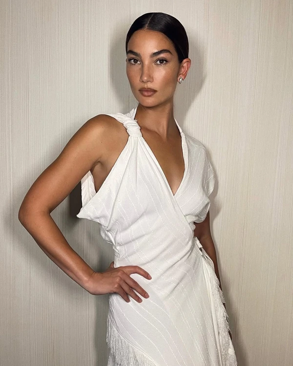 The Chicest Hairstyles to Match Every Wedding Guest & Bridesmaid Dress Style
