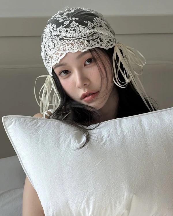 20 It-Girl Bridal Hair Accessories Beyond the Veil