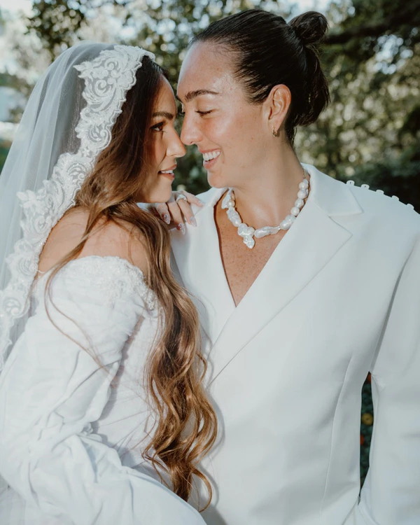 Photography: <a href="https://www.instagram.com/ah_lovestories/">Ana Hinojosa</a>
