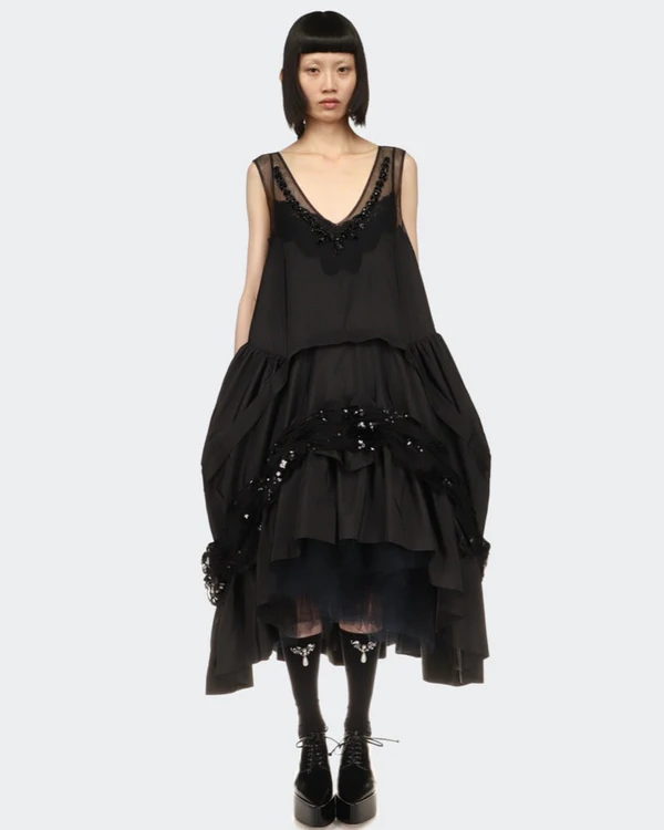 10 Gothcore-Inspired Evening Dresses