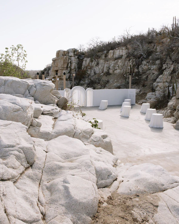 A Sculptural Golden Hour Wedding Along the Cliffs of Cabo