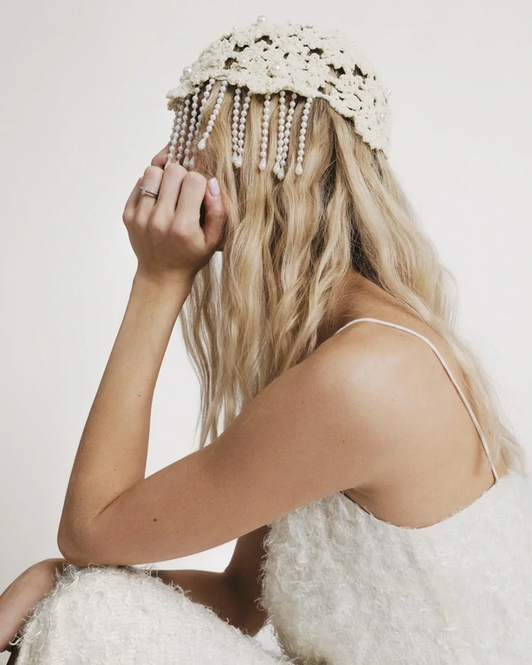 20 It-Girl Bridal Hair Accessories Beyond the Veil — photo 2