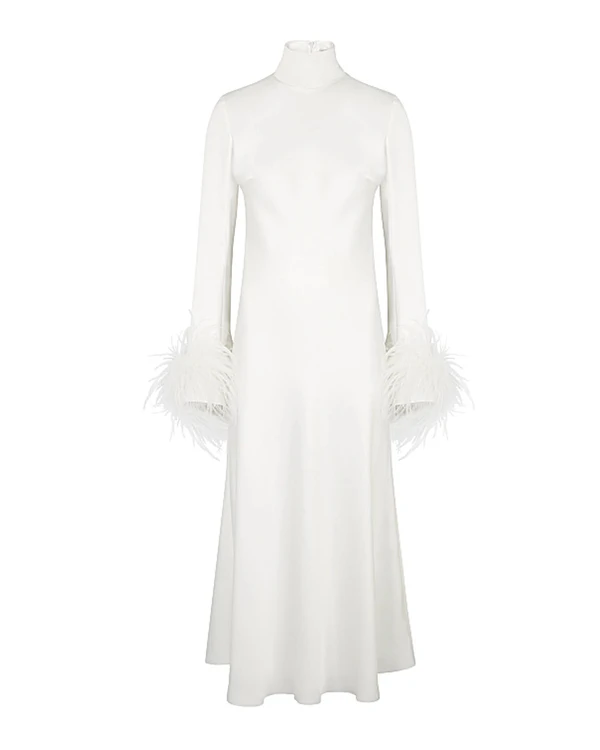 14 Stunning Dresses to Inspire Winter Brides