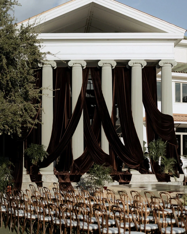A Glamorous Art Deco Celebration Inspired by Vintage Travel at Gatsby Mansion