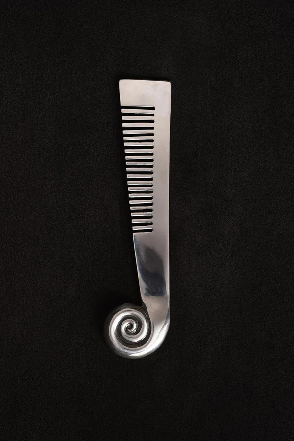 <a href="https://www.sophiebuhai.com/collections/objects-collection/products/nautilus-comb">SOPHIE BUHAI Nautilus Comb, $1,200</a>