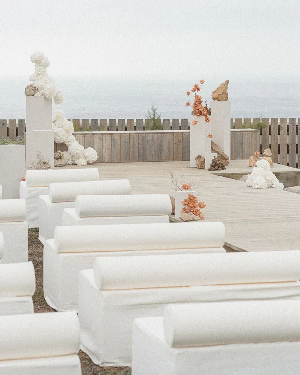 20 Creative Bench Seating Ideas for Your Wedding