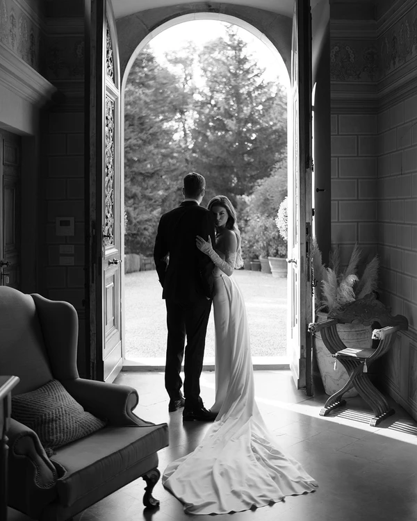 Pre-Wedding Photoshoot in a Picture-Perfect Italian Villa — photo 2