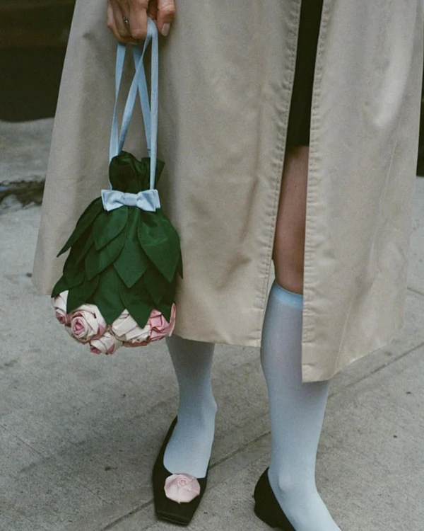 30 Chic Pouches for the Fashion Bride
