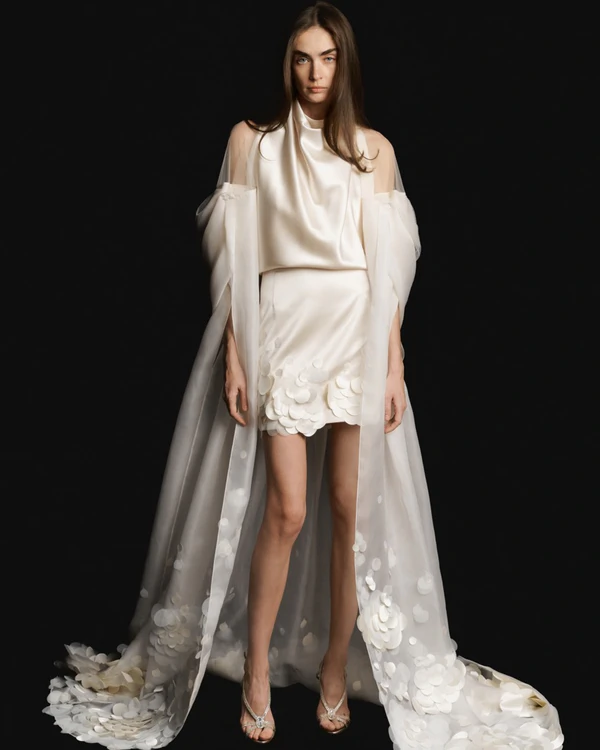 <a href="https://www.instagram.com/valentinyudashkin_official/">Yudashkin</a>