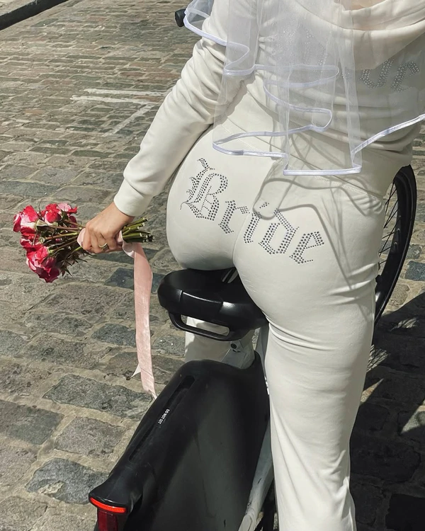 10 Viral Gen Z Trends Breaking All the Wedding Rules — photo 1