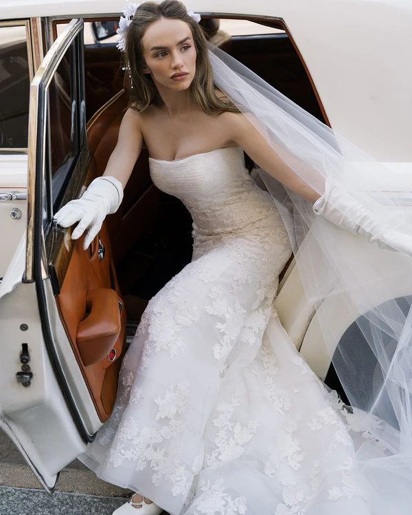 An Artful & Stylish Wedding with a Touch of Grunge Romance