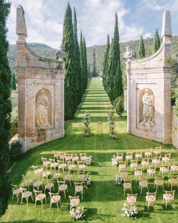 <a href="https://www.instagram.com/p/CkTsC9TKvuC/?img_index=1" target="_blank" rel="noopener">Matteo Coltro Wedding</a>