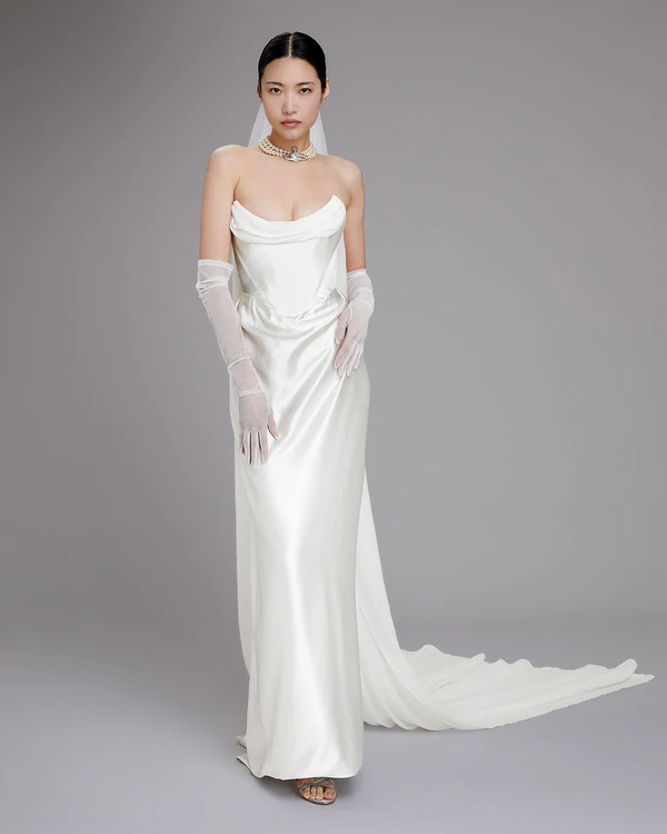 16 Minimalistic Wedding Dresses to Inspire You