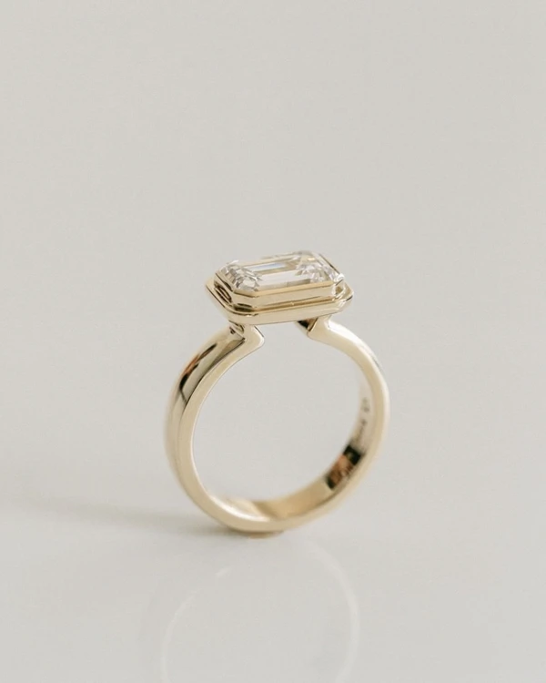 30 Expert Tips for Diamond Engagement & Wedding Ring Shopping