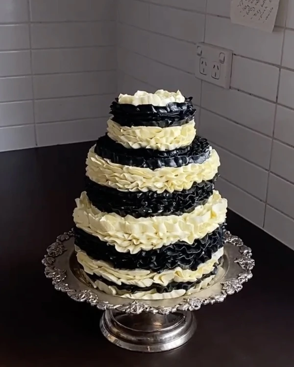 The Trendiest Wedding Cake Ideas to Match Every Wedding Style