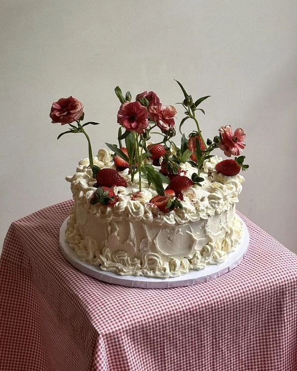 30 Cake Ideas for Your Spring Wedding