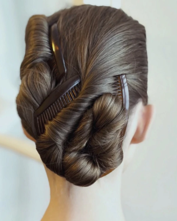 20 It-Girl Bridal Hair Accessories Beyond the Veil