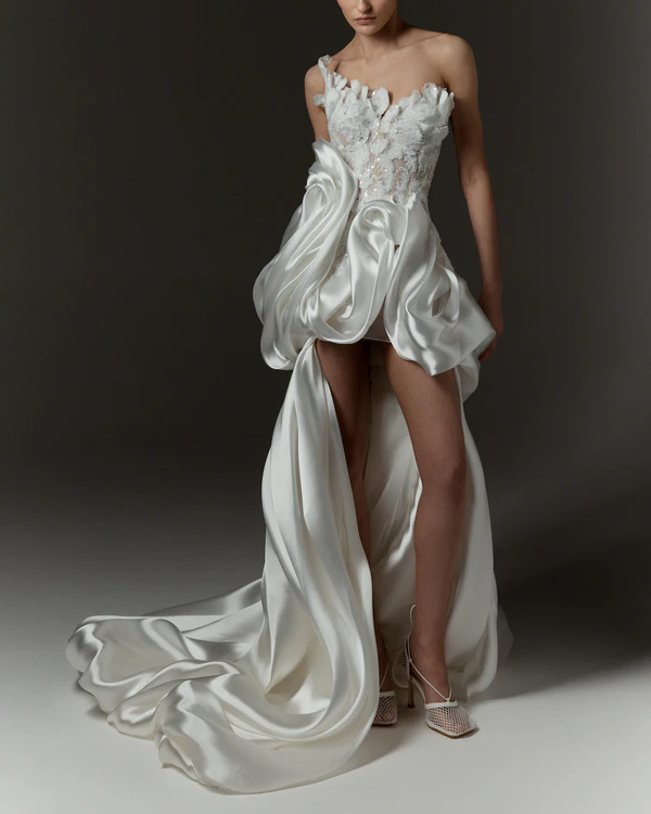 The Chicest Trends from the Spring '25 Bridal Collections