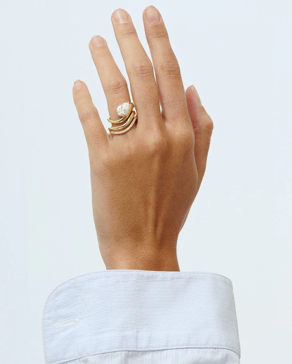 Trend: Wavy Bands