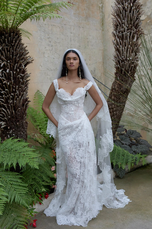 <a href="https://www.instagram.com/viviennewestwood/">Vivienne Westwood</a>, Photography: <a href="https://www.instagram.com/benjamintayl0r/">Ben Taylor</a>