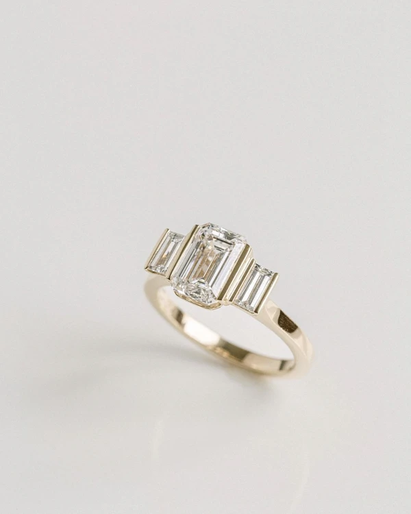 30 Expert Tips for Diamond Engagement & Wedding Ring Shopping