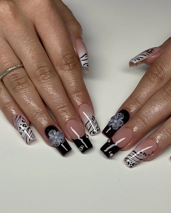 <a href="https://www.instagram.com/p/DQ-10qtEVD2/?img_index=1">Sanrihoe Nails</a>