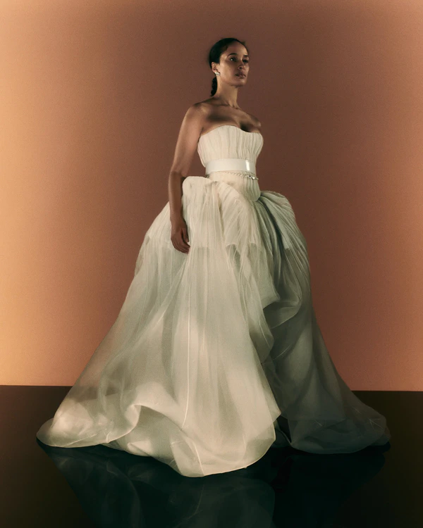 10 Ways to Style-Up Your Wedding Dress from Ceremony to Reception