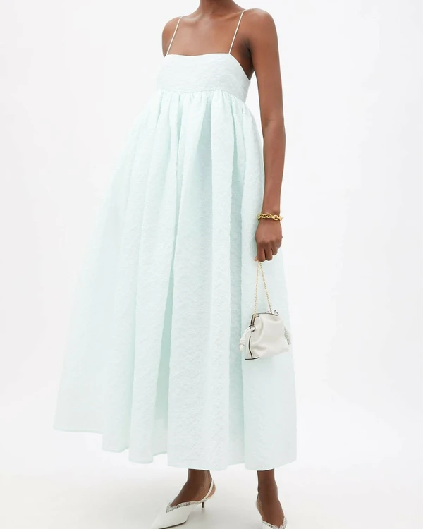 Here Are Summer Maternity Dresses For Wedding Guests
