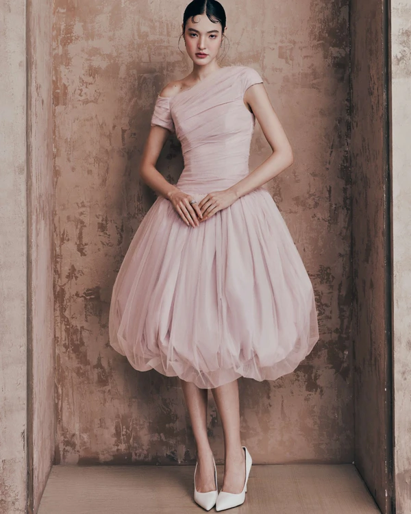 <a href="https://www.instagram.com/p/DSRU_X6AdE1/?img_index=2">Linh Doan Atelier</a>