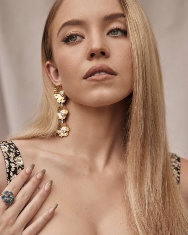 10 Major Nail Trends for 2025