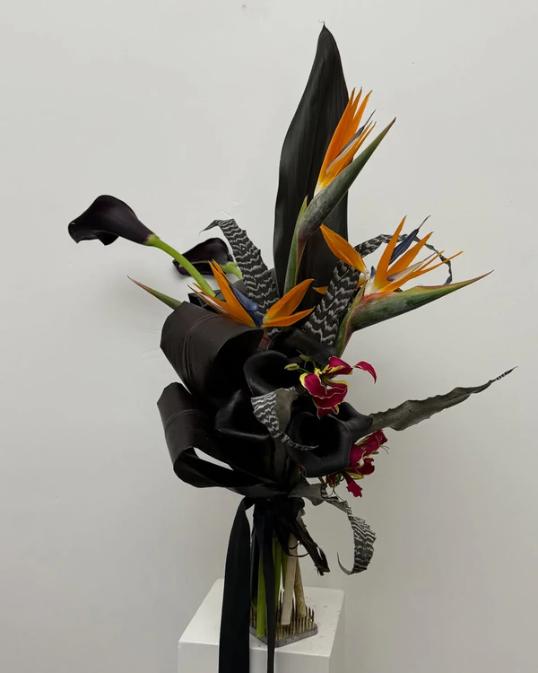 <a href="https://www.instagram.com/p/DSiA787iOwa/?img_index=1">Blumen Paris</a>