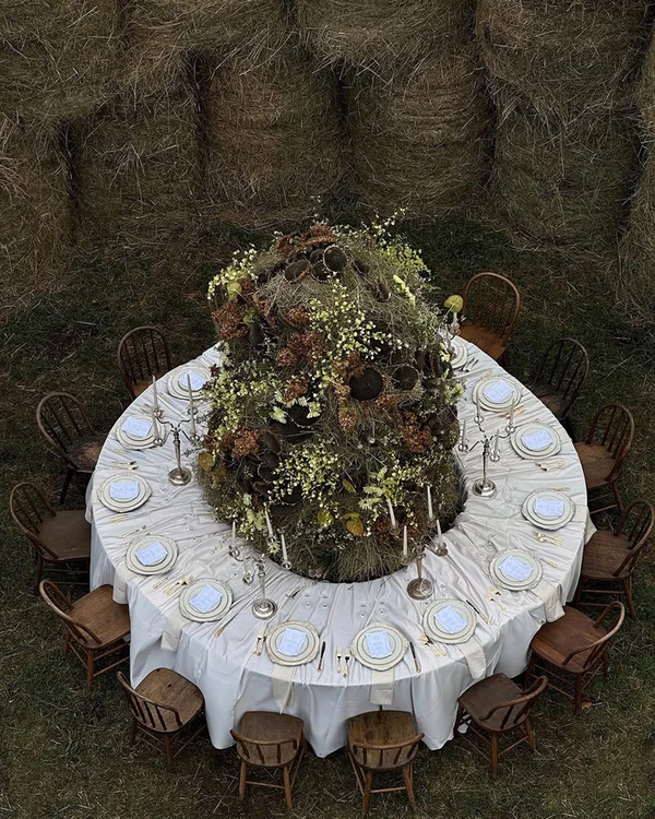<a href="https://www.instagram.com/p/DQ4H-iakeaJ/?img_index=1" rel="noopener" target="_blank">Farm and Son</a>, Photography: <a href="https://www.instagram.com/jeffropratt/" rel="noopener" target="_blank">Jeffrey Pratt</a>