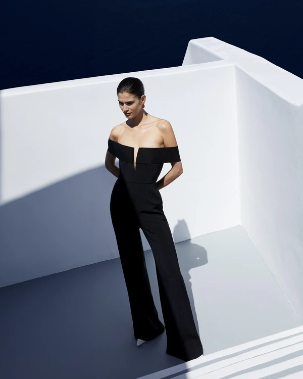 40 Stunning Christmas Party Outfits for 2024