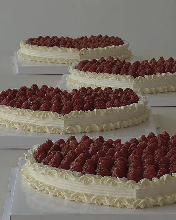 30 Cake Ideas for Your Spring Wedding