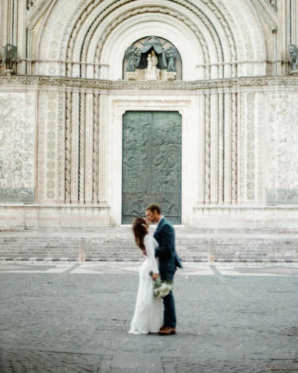 Hannah & Ian's Dreamy Elopement in Orvieto — photo 1