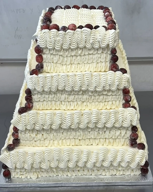 The Trendiest Wedding Cake Ideas to Match Every Wedding Style