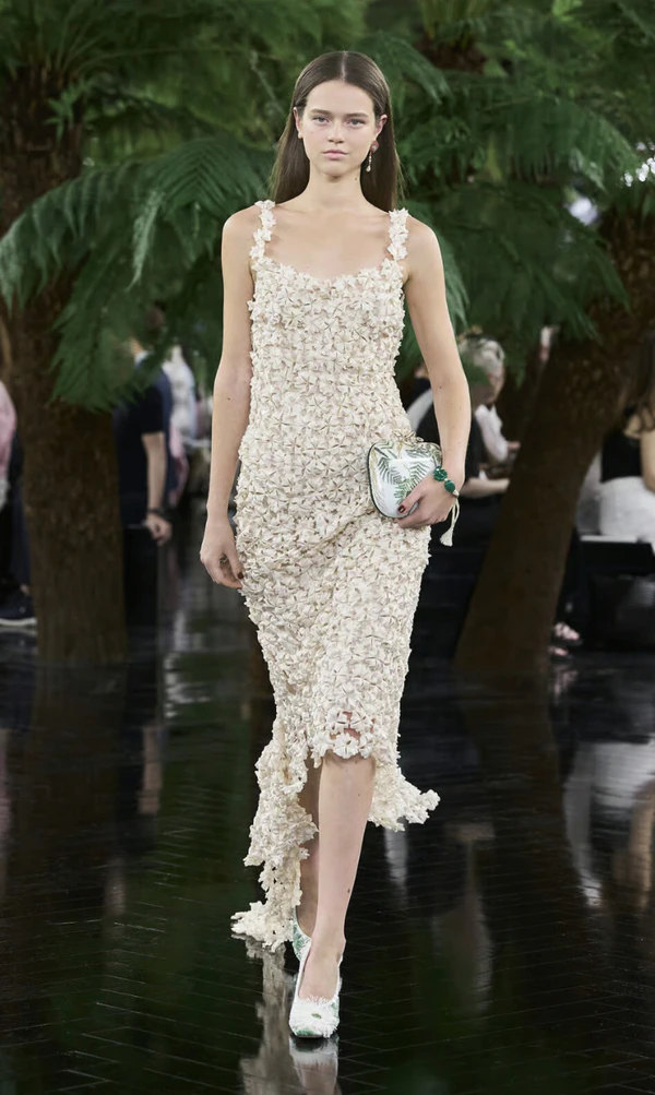 <a href="https://www.dior.com/en_us/fashion/womens-fashion/haute-couture-shows/fall-winter-2026-2027-haute-couture-show">Dior</a>