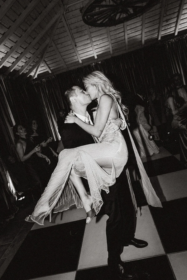 A Dreamlike Siren-Inspired Wedding With Oceanic Details in California