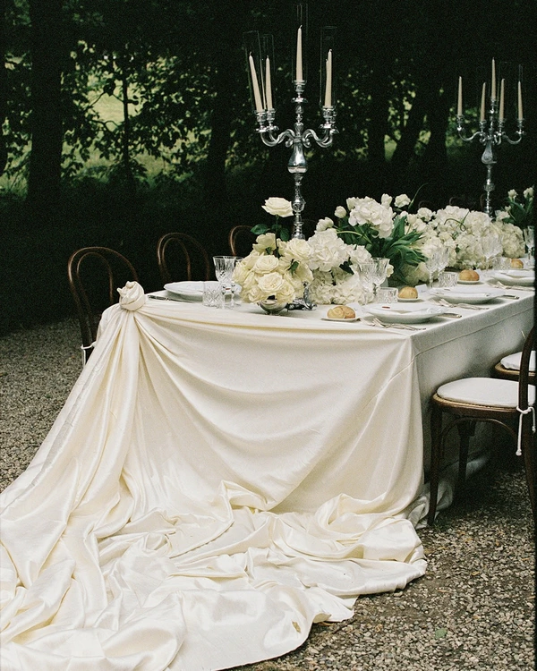 A Vintage-Infused Verona Wedding Dripping With Roses, Silk & Italian Romance